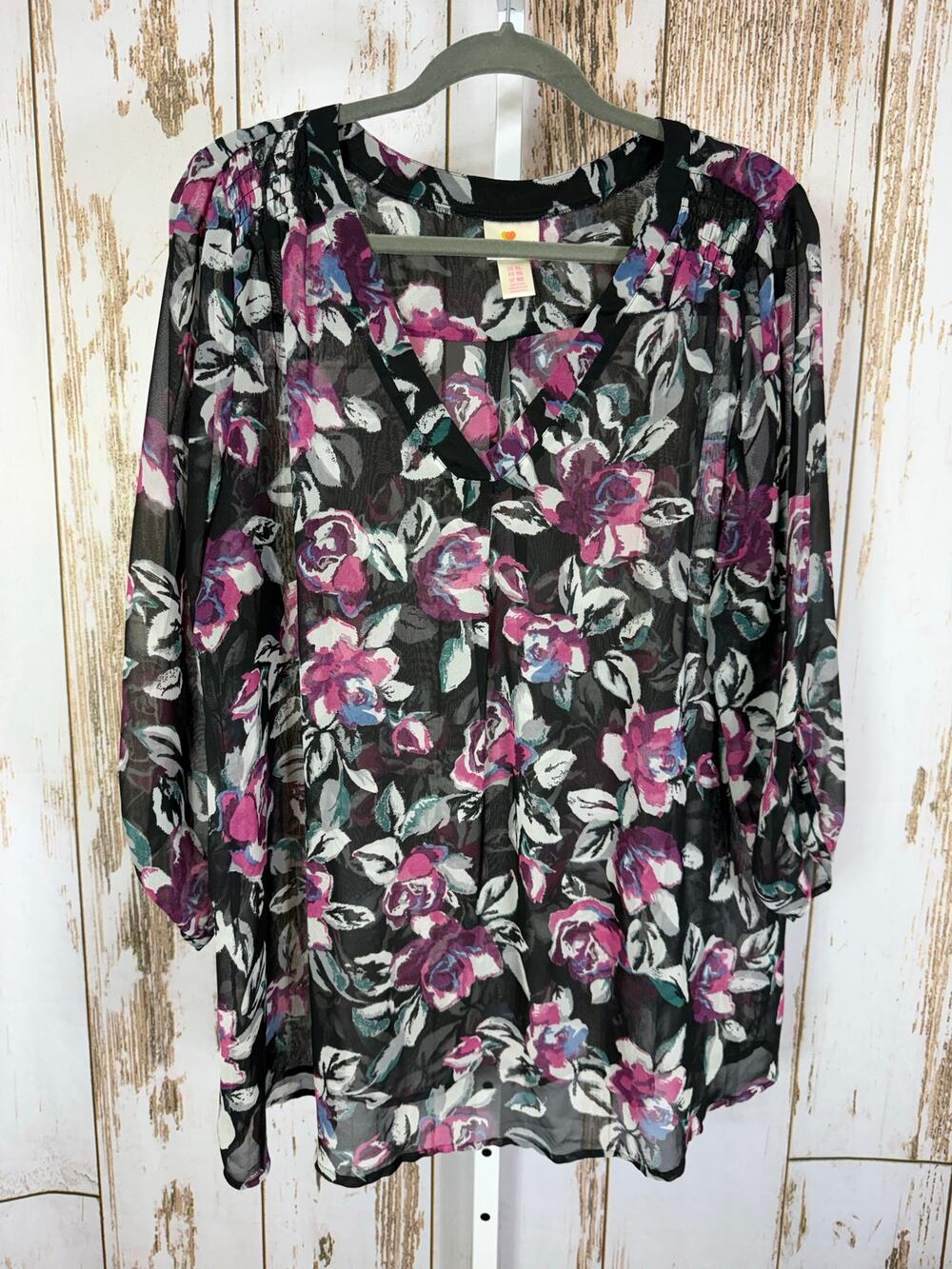 Two Hearts Maternity, Floral Sheer Blouse. Size XL. 3/4 Sleeve. Excellent cond!